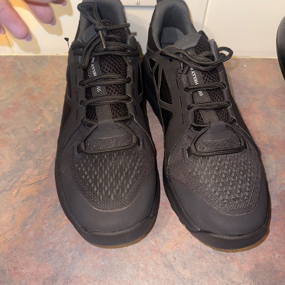 Two pairs men’s helly Hansen shoes and hiking boots new - Picture 4 of 6